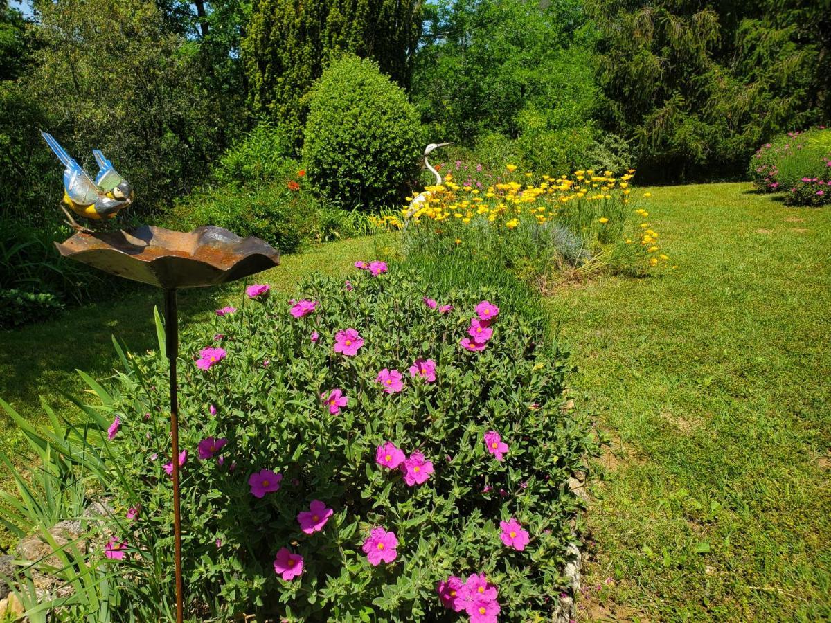 Aux Couleurs D'Esteil Sainte-Nathalene ภายนอก รูปภาพ